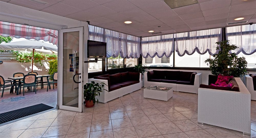 Hotel Prestige Lido di Camaiore Exterior photo